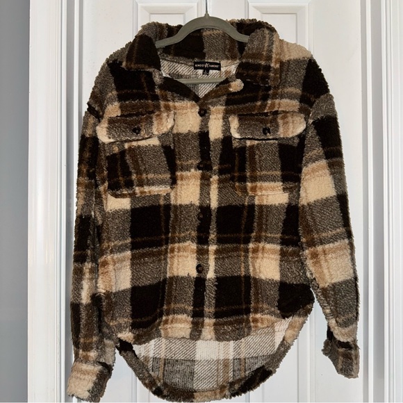 Almost Famous Jackets & Blazers - Almost Famous Brown Plaid Button-Up faux Sherpa teddy Jacket Shacket L